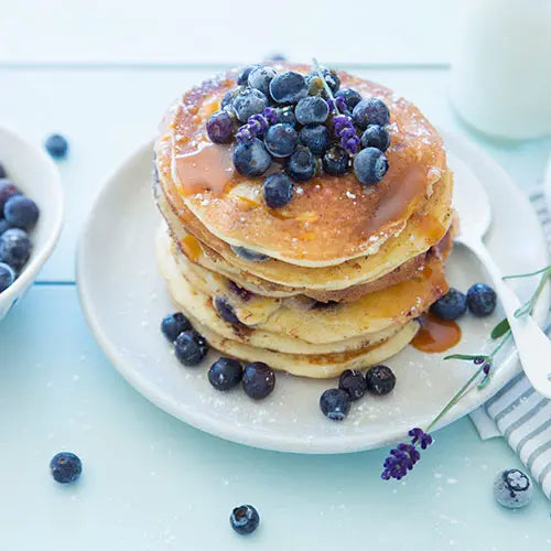 Pancakes mit heidelbeeren und mandelbutter - Campingaz & Coleman
