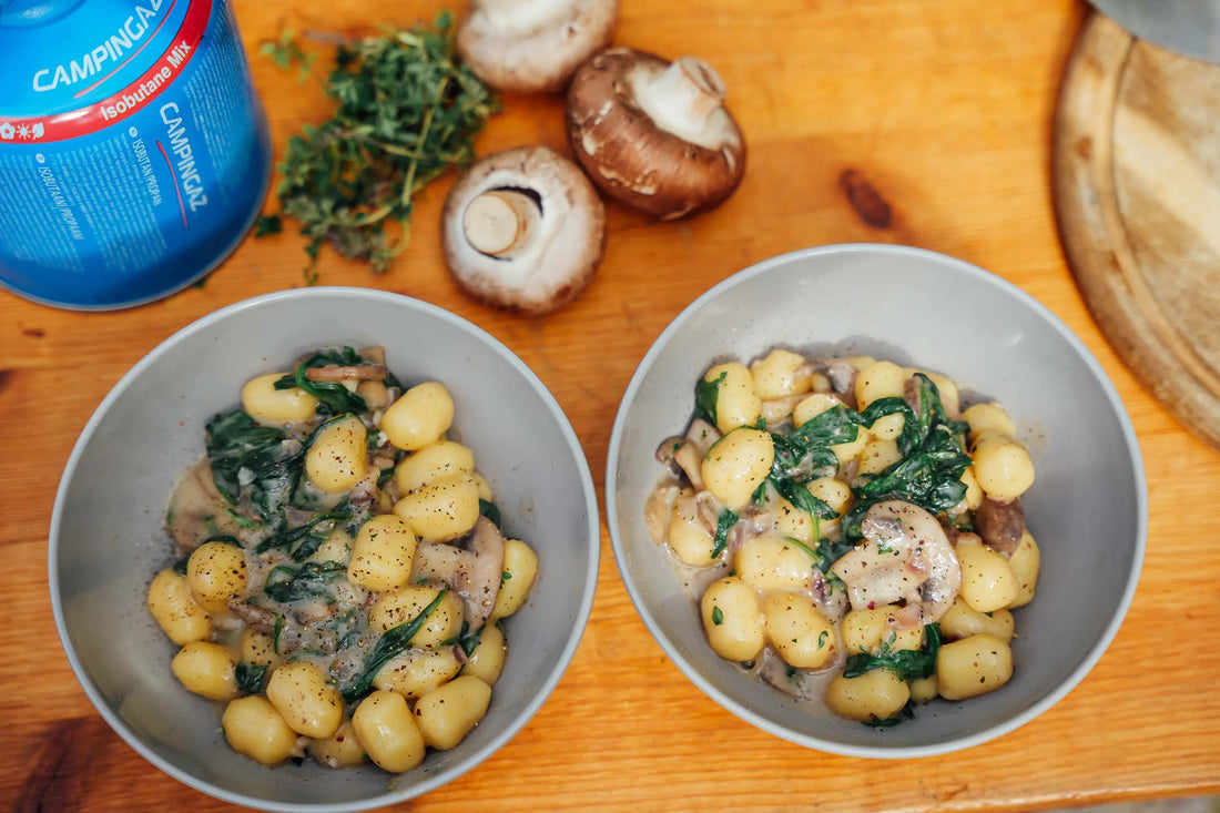 Pilz-Gnocchi-mit-Spinat-und-Thymian Campingaz & Coleman